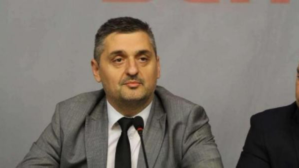 Вътрешната опозиция на Кирил Добрев е промяната в БСП