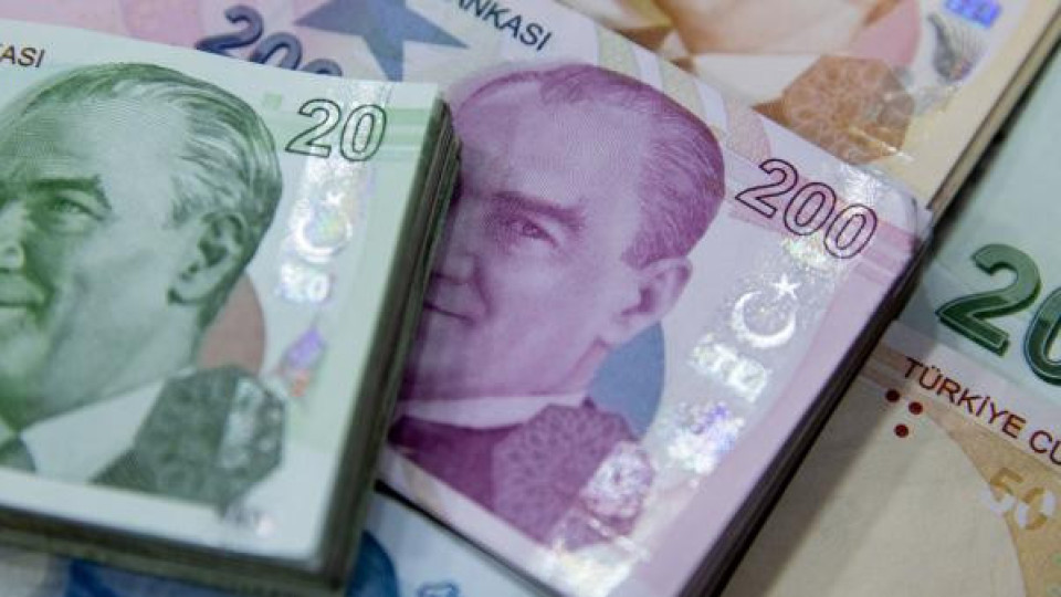 Какво бъдеще очаква турската лира?