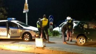 Зрелищна акция в Бургас! Полицаите тръшнаха…