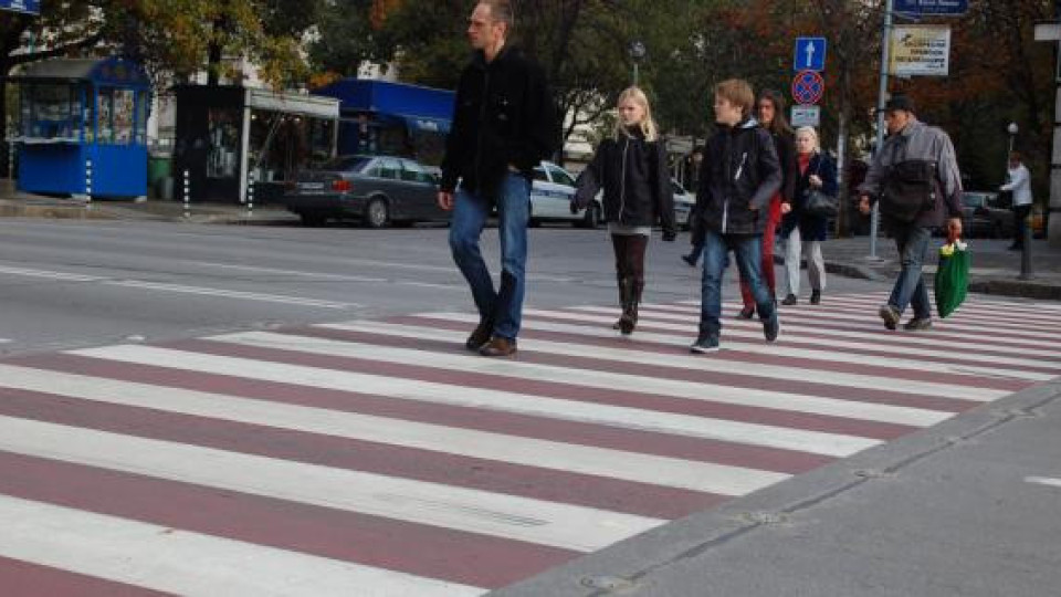 Стана ясно коя е жената, блъсната на пешеходна пътека в Пловдив