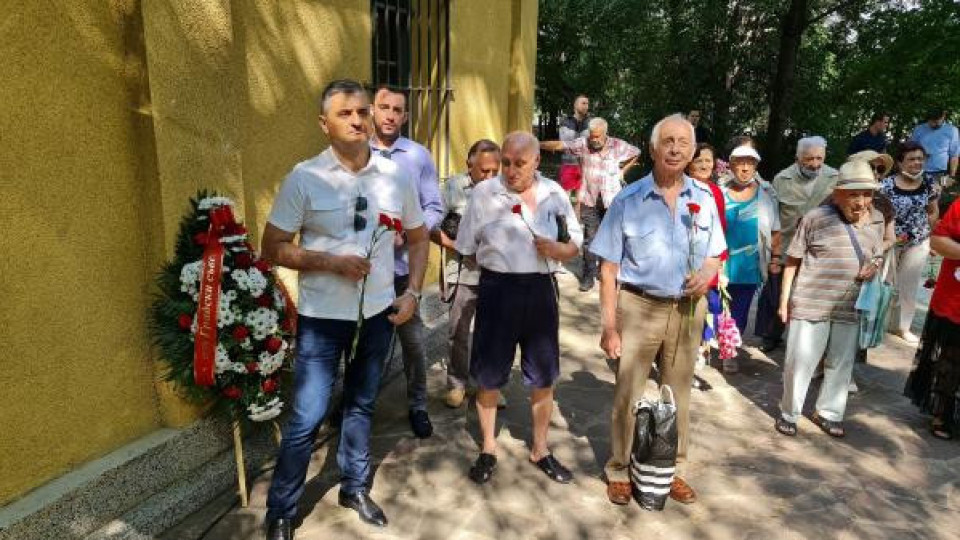 Кирил Добрев почете годишнината от смъртта на Никола Вапцаров!