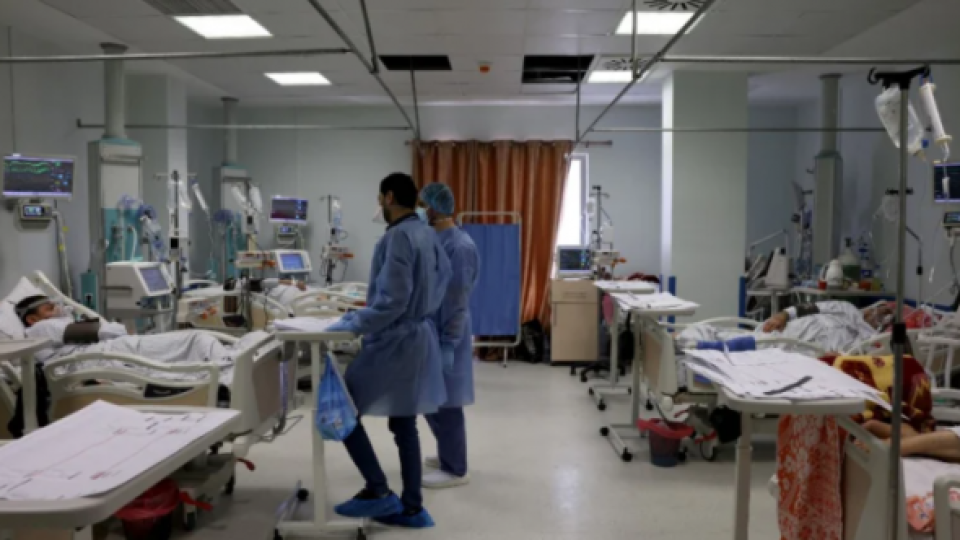 Болниците в Израел се пръскат по шевовете от болни от К-19
