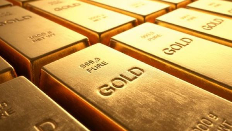 Стабилният долар свали цената на златото