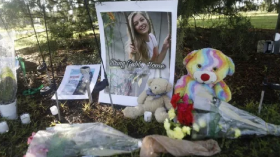Мистериозната смърт на красива YouTube звезда потресе САЩ (Снимки)