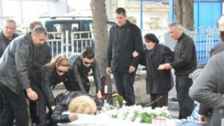 Неописуема мъка в Поморие! Хората искат да причинят същата болка и на Атанаска