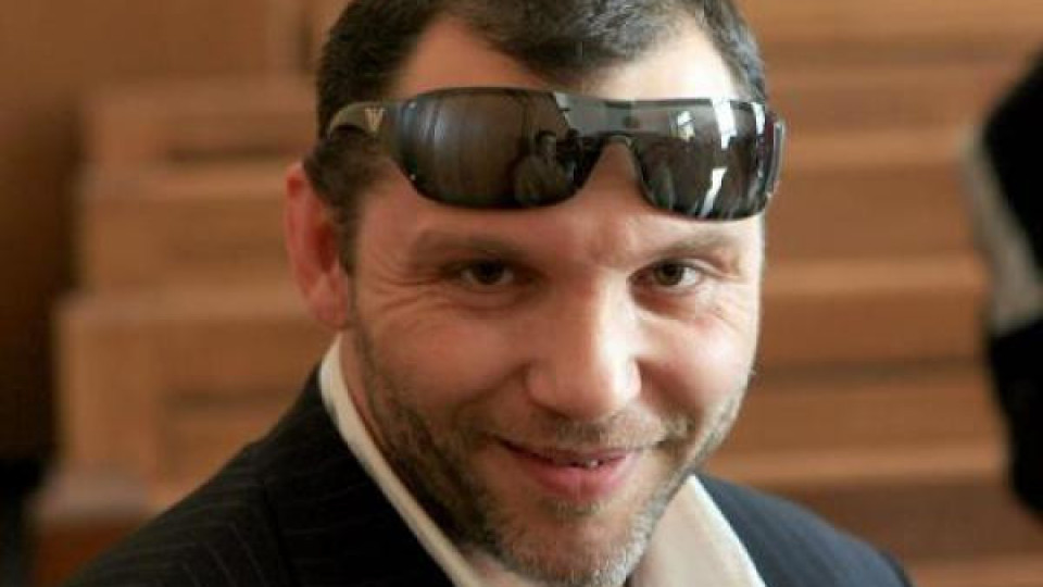 Златко Баретата куцука с бастун в съда Златко Баретата куцука с бастун в съда