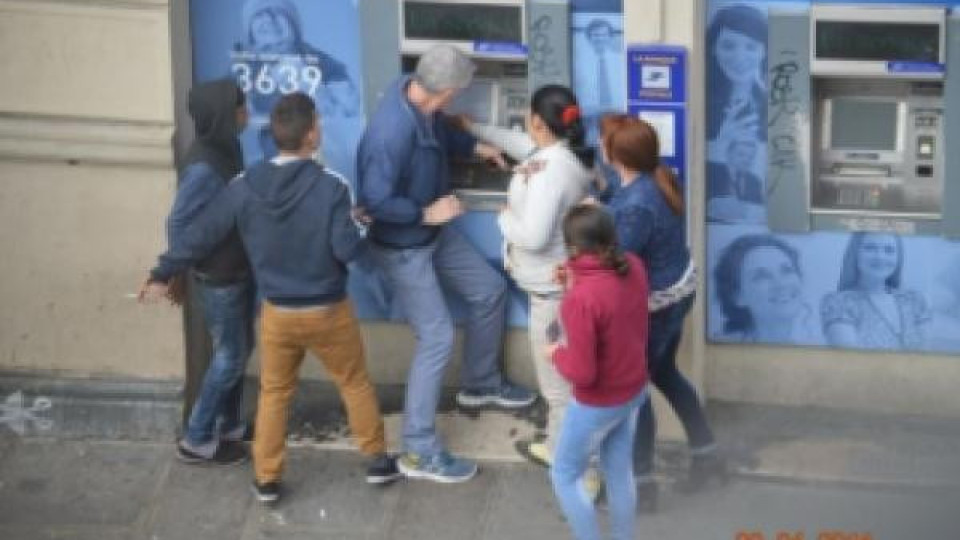 Протестът на собствениците на павилиони не попречи да се гласува спорна наредба Протестът на собствениците на павилиони не попречи да се гласува спорна наредба