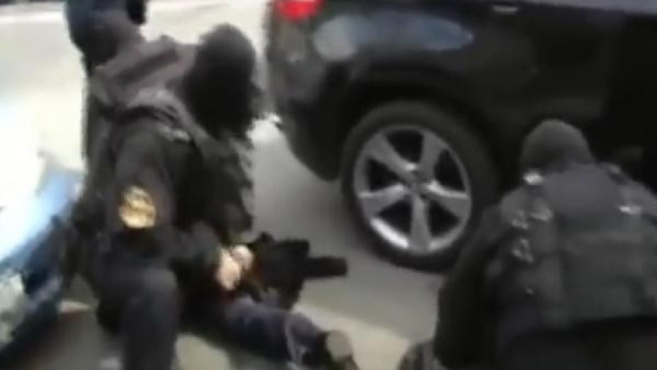 Видео - Руските спец части арестуват мафиоти публично