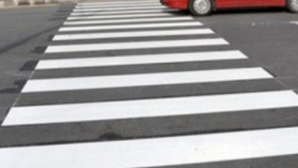 Шофьор блъсна момиче на пешеходна пътека в София