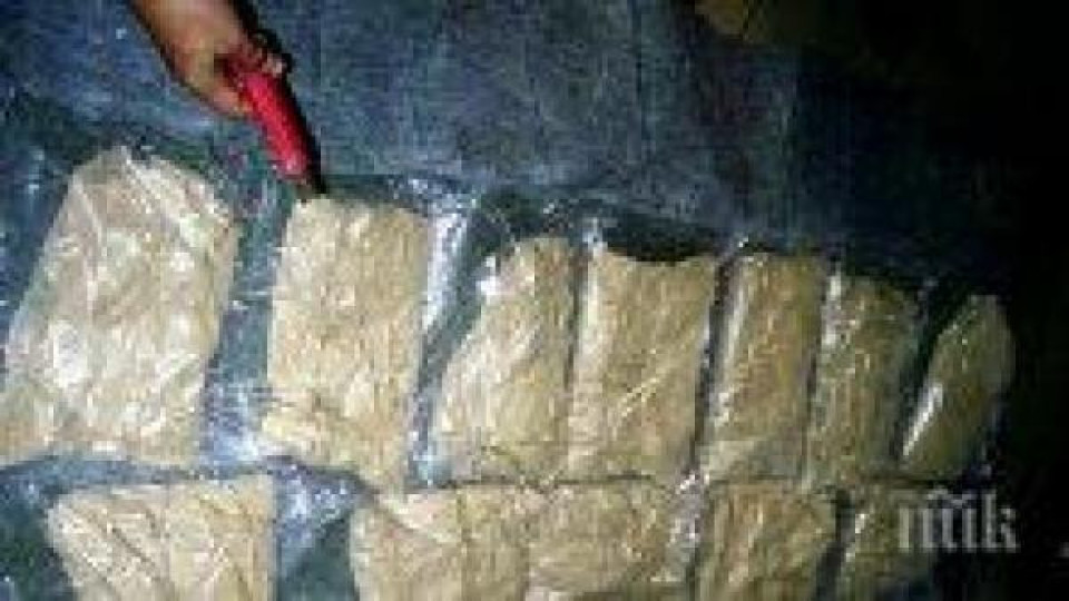 Трафикант на хероин за над 3 млн. остава в ареста