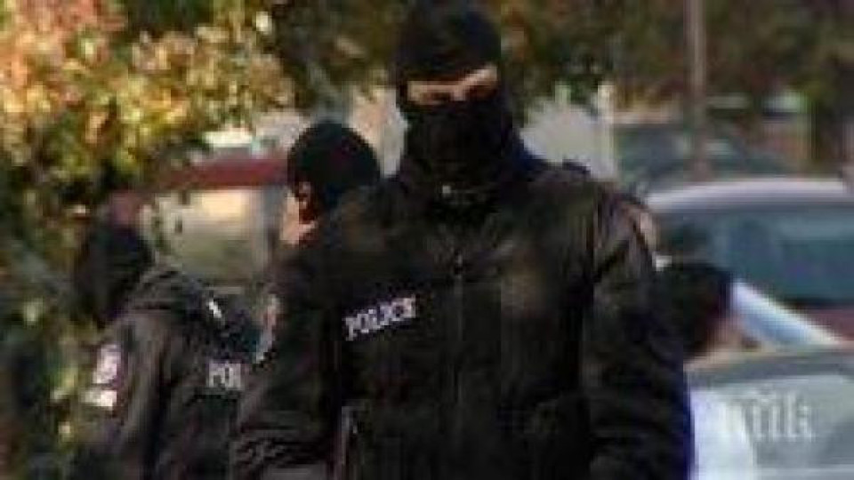 100 полицаи щурмуваха пловдивския ромски квартал "Столипиново"