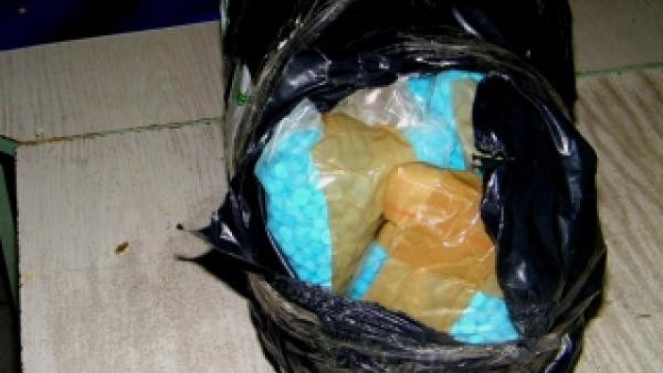 Задържаха „екстази“ за над 1,2 млн. лв. Задържаха „екстази“ за над 1,2 млн. лв.