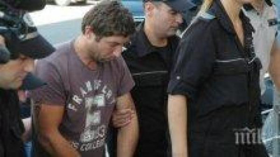Наглост! Пияният полицай, който уби 11-месечната Красимира, иска извинение от медиите, за да говори с тях