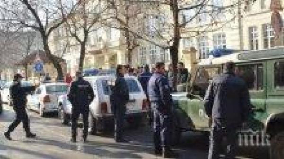 МВР купува тениски за близо 500 000 лева МВР купува тениски за близо 500 000 лева