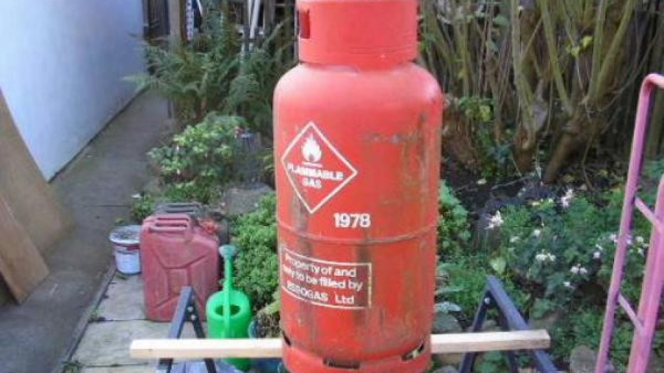 Взрив на газова бутилка в Айтос. Петима пострадаха Взрив на газова бутилка в Айтос. Петима пострадаха