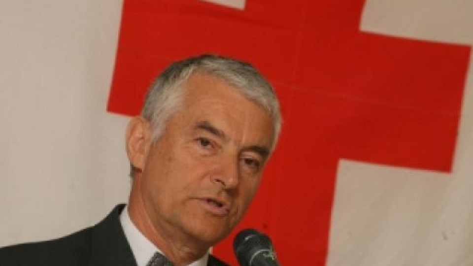 Нападнаха съпругата на шефа на БЧК, откраднаха колата й Нападнаха съпругата на шефа на БЧК, откраднаха колата й