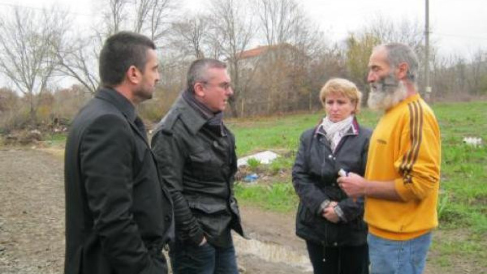 Депутати дариха първите си заплати на пострадали от наводненията в Бургаско
