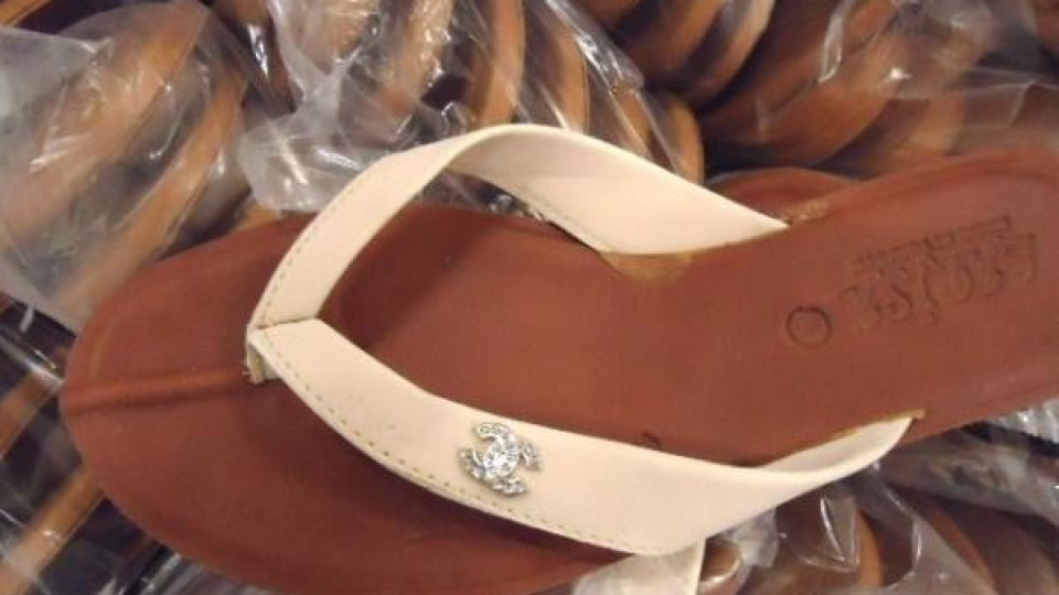 “Chanel” и “Louis Vuitton” менте задържани на Лесово “Chanel” и “Louis Vuitton” менте задържани на Лесово