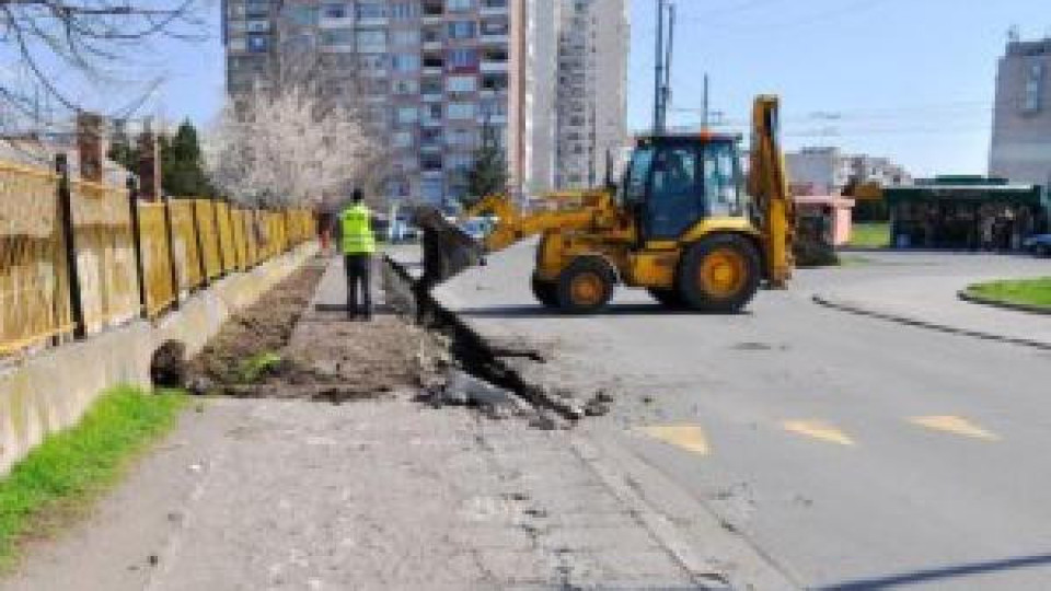 Започна голямото кърпене след дъждовете, сигнализирайте за дупки Започна голямото кърпене след дъждовете, сигнализирайте за дупки