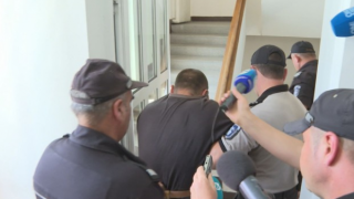 Съдът остави в ареста изверга Дилян, който хвърли сина си от мост в Габрово