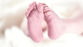 Осъдиха родители, подложили бебето си на веган диета (Детенцето без зъби от недохранването)