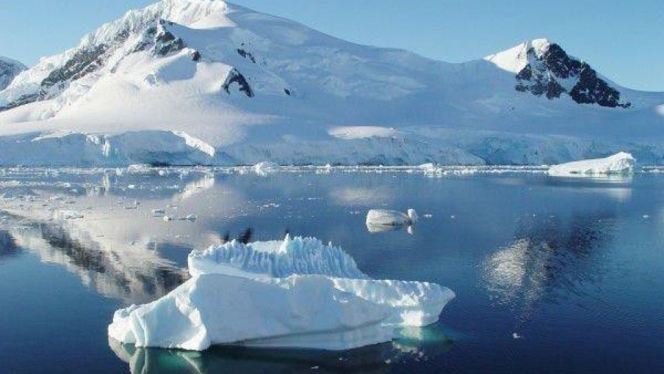 Огромен айсберг се откъсна от Антарктика