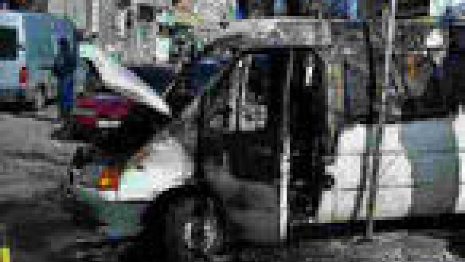 Микробус избухна в пламъци в центъра на Бургас