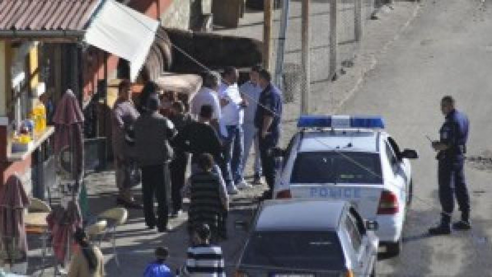 Меле пред заведение в Благоевград! Няколко младежи са пострадали!