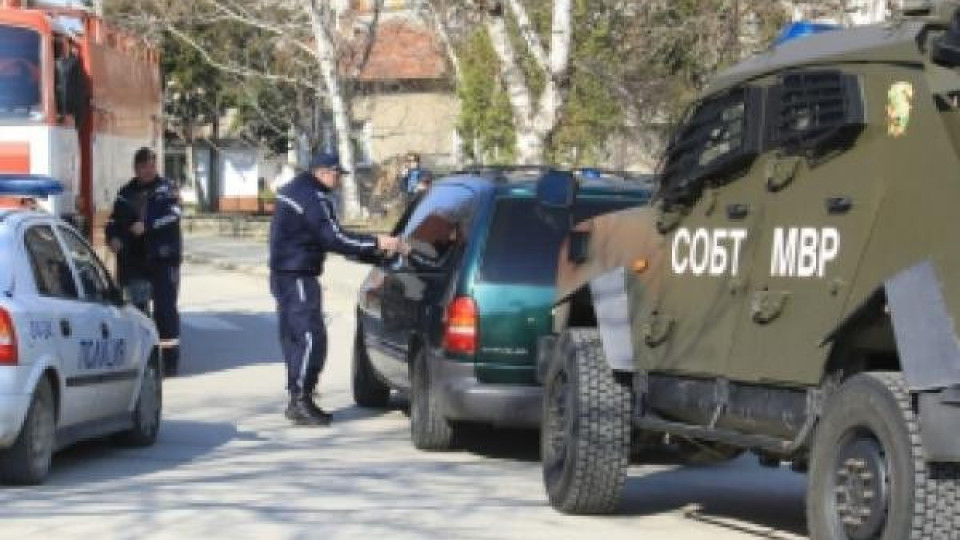 Задържаха майката на убиеца от Лясковец