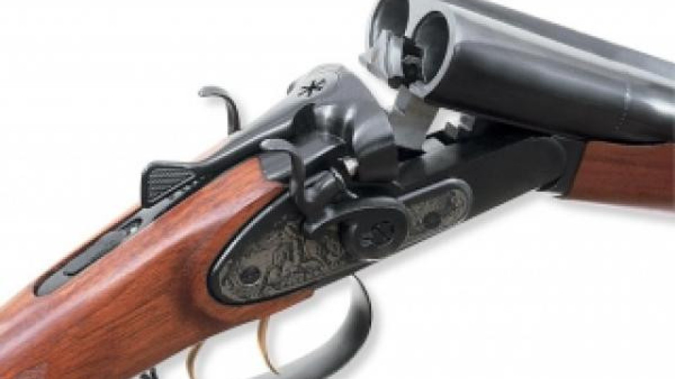 Мъж стреля по роднини заради имоти