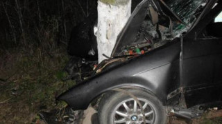 Младежи берат душа след катастрофа край Ахелой