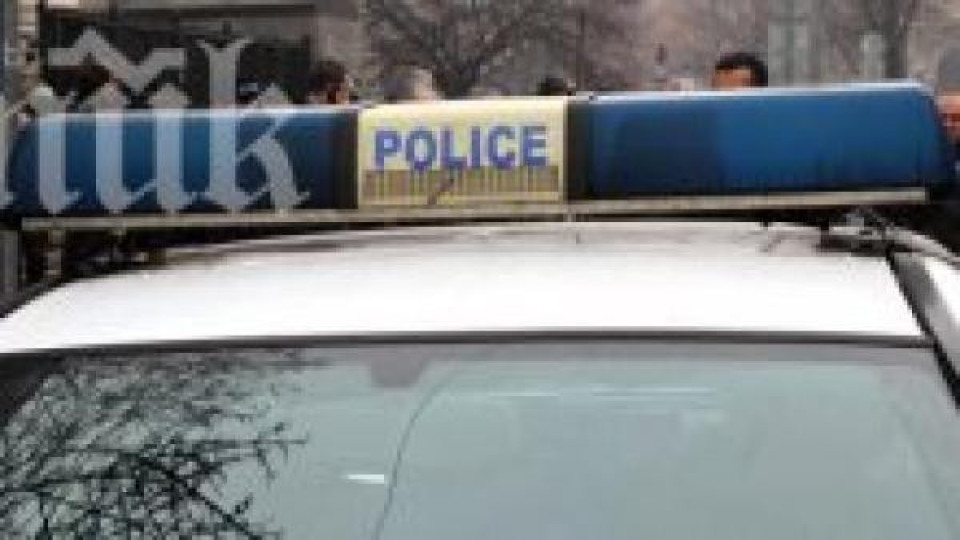 Откраднаха входната врата на манастир