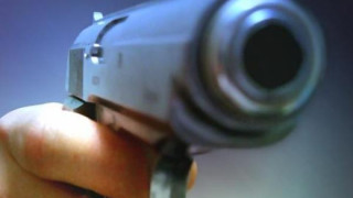 56-годишен се застреля на пейка в парка