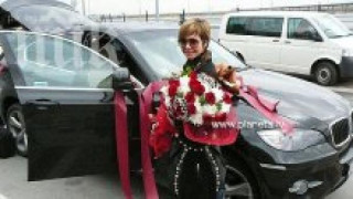 Откраднаха джип за 160 бона на чалга певицата Галена в София