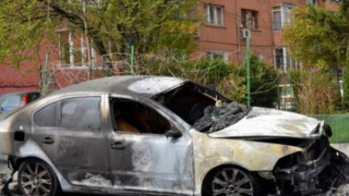 Зъл комшия запалил колата на Генка?