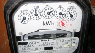 Бабаити спукаха от бой двама сътрудници на ЕВН