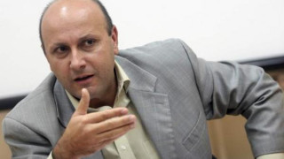 Станимир Флоров си трае за изнудването на бизнесмен за 300 000 евро! Бившият началник на ГДБОП се е барикадирал в Гъмзово