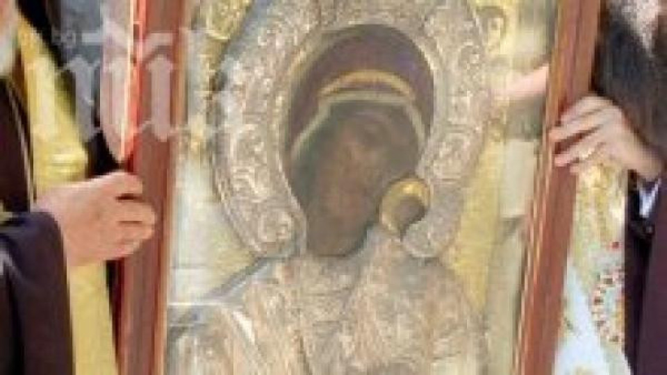 Изчезна орнамент от чудотворна икона в Бачковския манастир Изчезна орнамент от чудотворна икона в Бачковския манастир