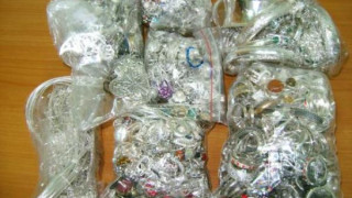 Контрабандни стоматологични инструменти и сребро откриха на „Лесово“