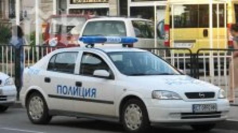 Наглост! Момчета откраднали оградата на перничанин! Наглост! Момчета откраднали оградата на перничанин!