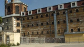 Издирват двама избягали от софийския затвор