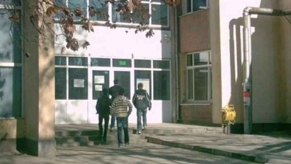 Ученик в интензивното след зверски побой за 20 лева Ученик в интензивното след зверски побой за 20 лева