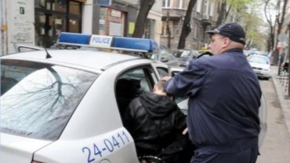Полицаи спипаха двама подпалвачи с минало Полицаи спипаха двама подпалвачи с минало