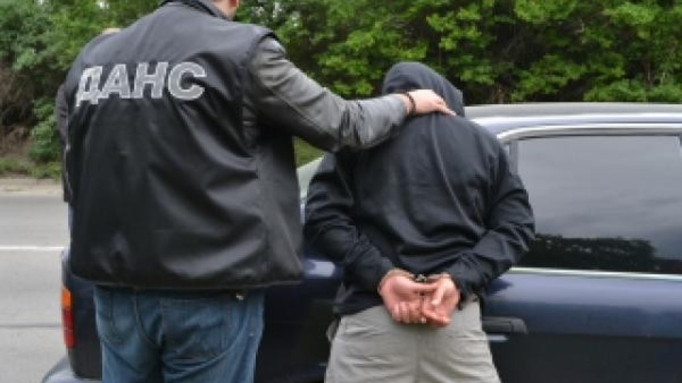 Задържаха голямо количество взривни вещества Задържаха голямо количество взривни вещества