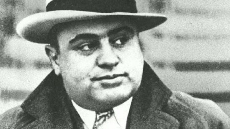 Ал Капоне: Скандалният бос на Чикаго (Част 3) Ал Капоне: Скандалният бос на Чикаго (Част 3)