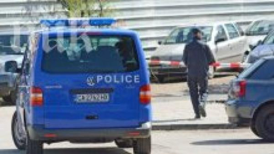 Екшън в Бургас! Мъж откри стрелба в ресторант! Уцели майка на бебе Екшън в Бургас! Мъж откри стрелба в ресторант! Уцели майка на бебе