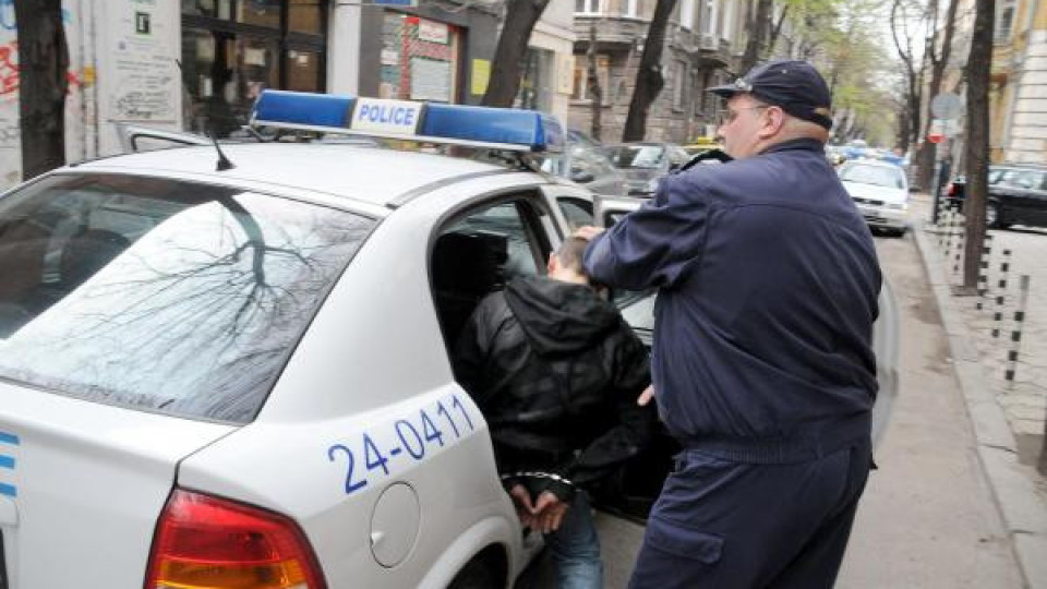 Спипаха издирван от 2010 г. , укрил се след присъда за опит за убийство Спипаха издирван от 2010 г. , укрил се след присъда за опит за убийство