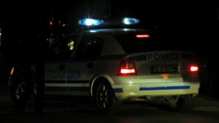 Полицията задържа след луда гоненица голяма група бежанци
