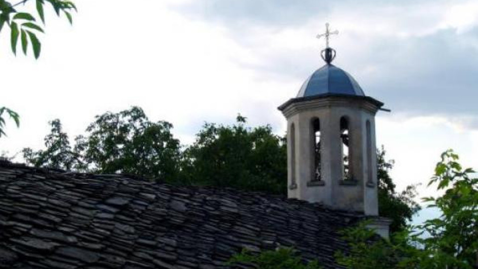 Откраднаха мощите на Свети Никола и Свети Стефан от храма в Черноморец