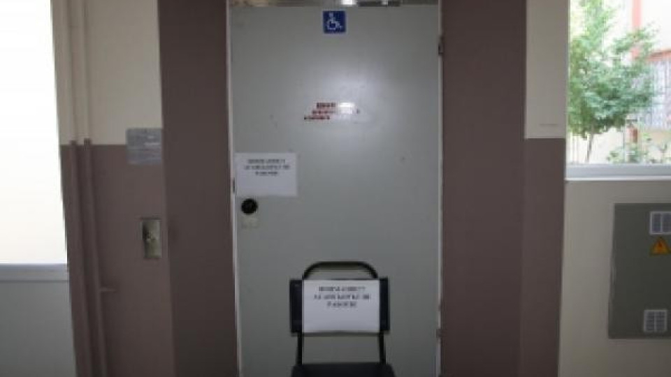 Криминална полиция подхвана случая с асансьора в Медицински център ІІ